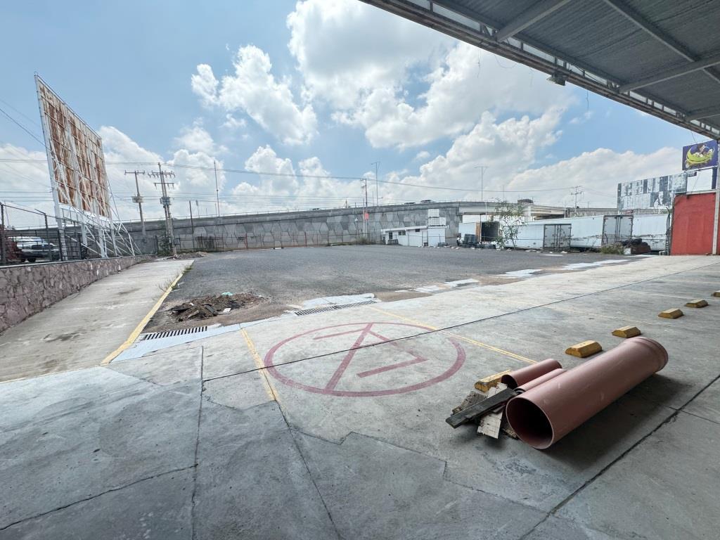 Nave Industrial y Comercial sobre Carretera 45 Norte 4,234 m²
