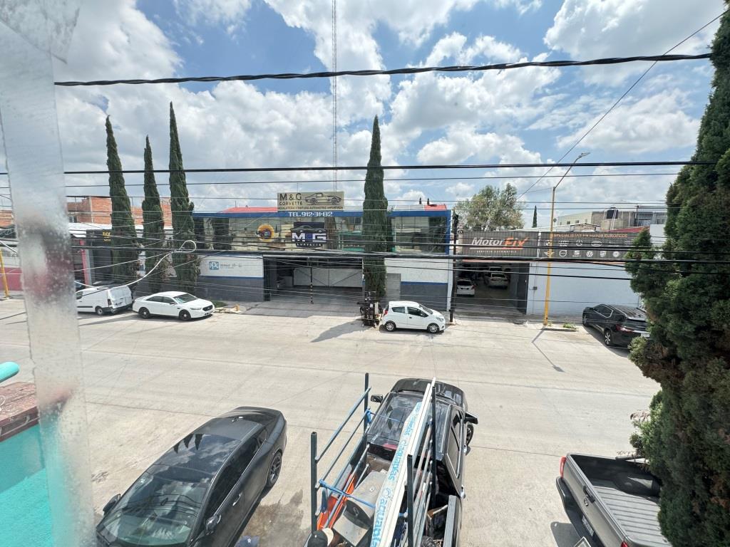 Bodega Comercial con Oficinas en Excelente Ubicación, Circunvalación Norte