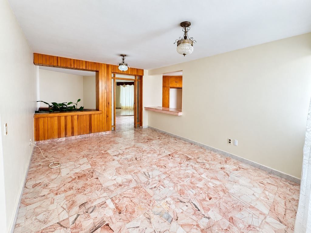CASA EN VENTA EN FRACCIONAMIENTO DEL VALLE I SECC.