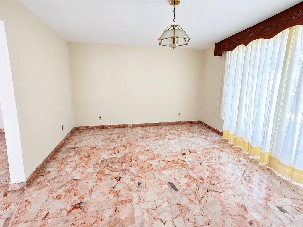 CASA EN VENTA EN FRACCIONAMIENTO DEL VALLE I SECC.