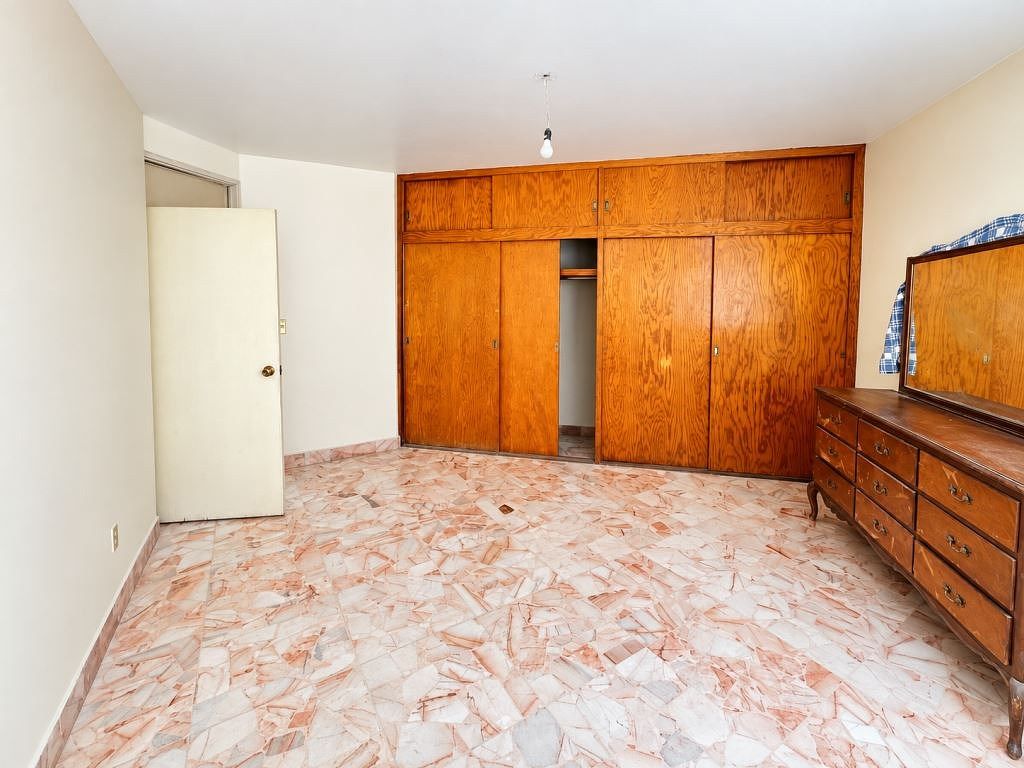 CASA EN VENTA EN FRACCIONAMIENTO DEL VALLE I SECC.