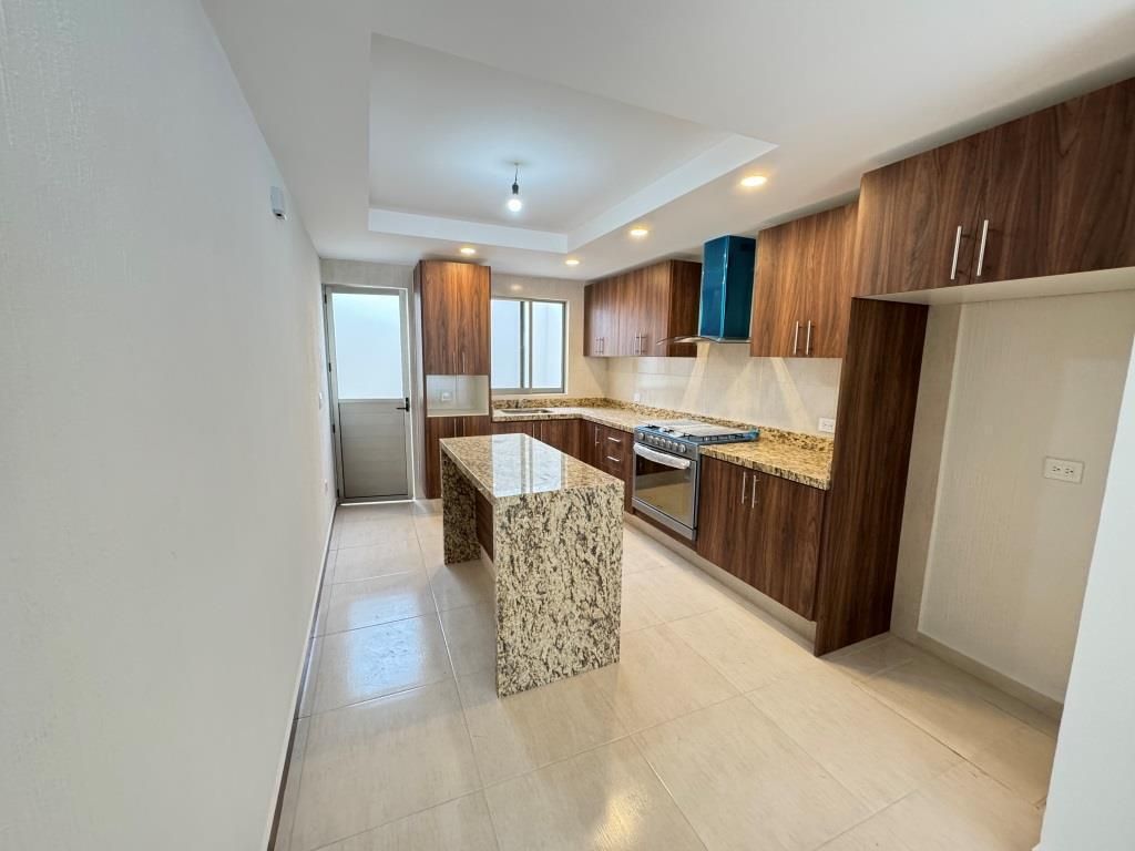 Casa NUEVA en venta dentro de Residencial Contadero,