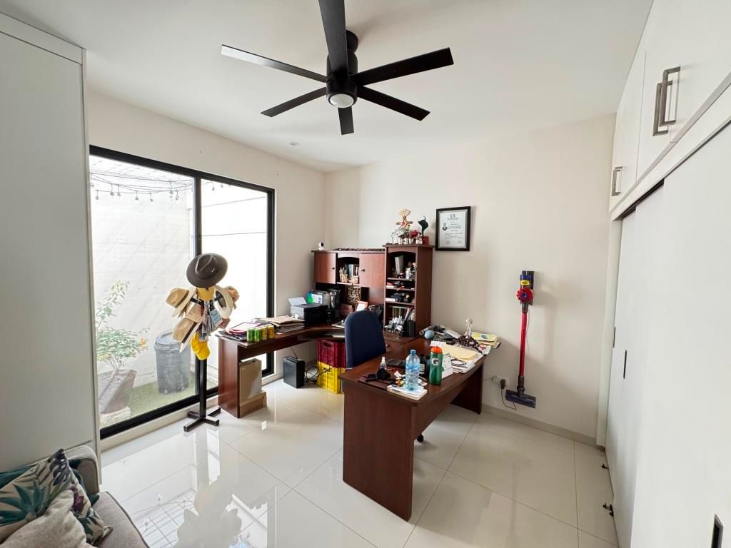 Casa en venta dentro de Fraccionamiento Residencial Las Cavas