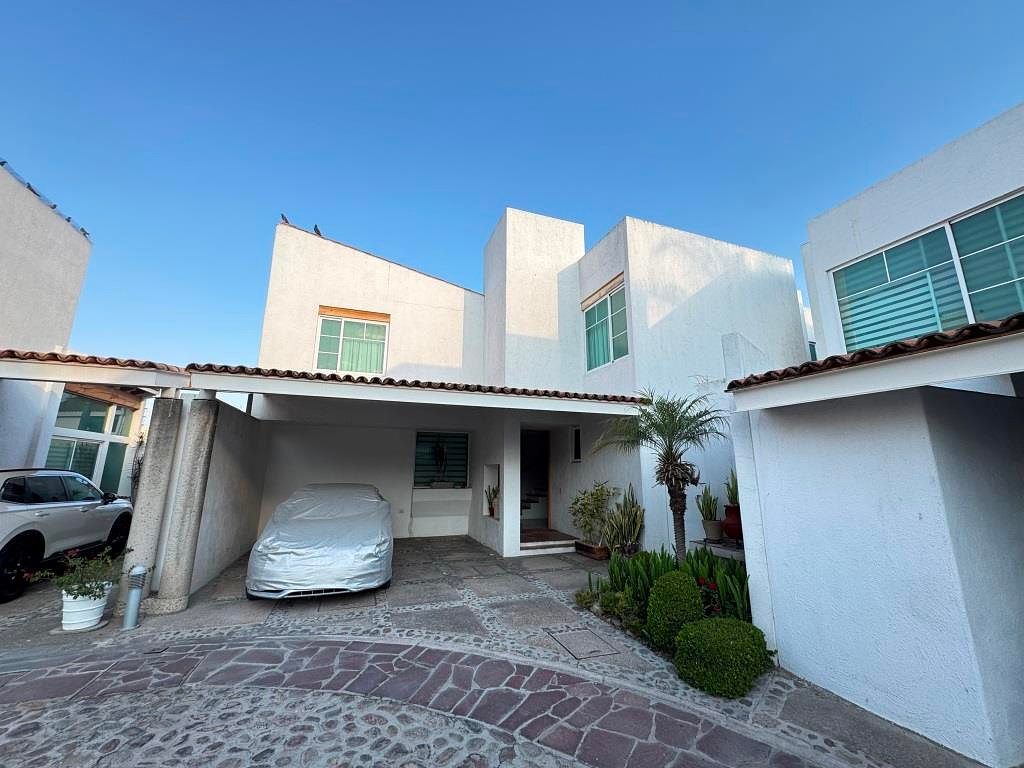 CASA EN VENTA FRACCIONAMIENTO VALLE REAL