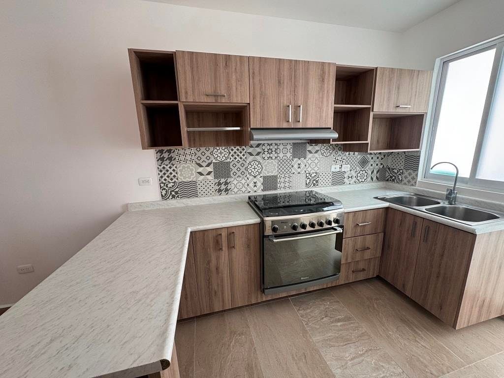 CASA EN RENTA EN ABADA RESIDENCIAL