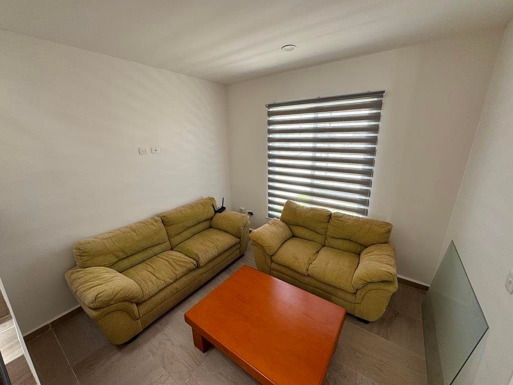 CASA EN RENTA EN ABADA RESIDENCIAL