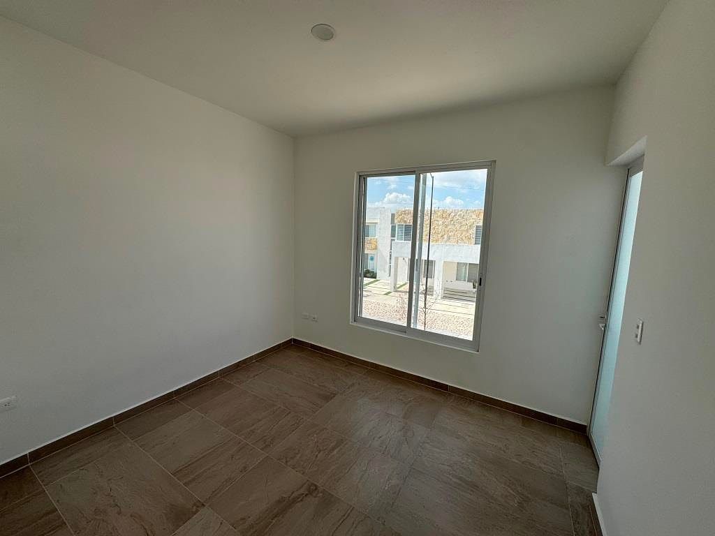 CASA EN RENTA EN ABADA RESIDENCIAL