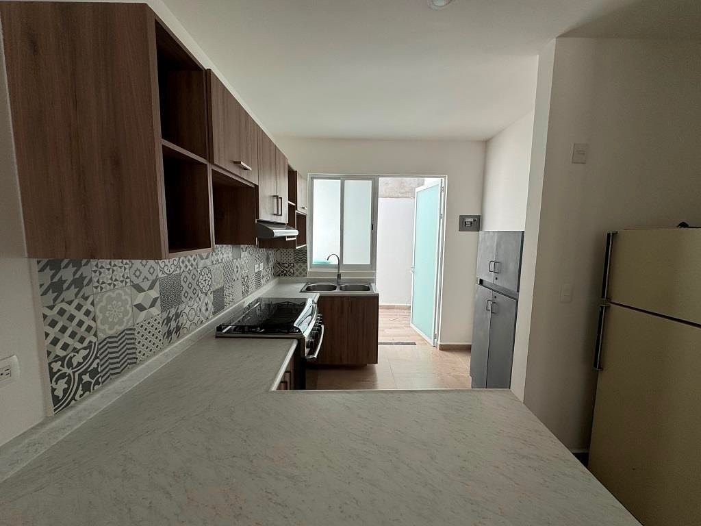 CASA EN RENTA EN ABADA RESIDENCIAL