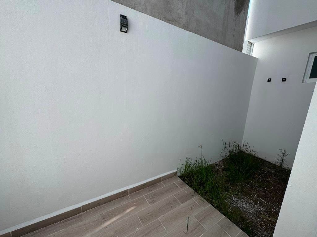 CASA EN RENTA EN ABADA RESIDENCIAL