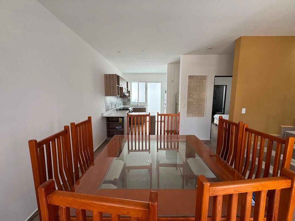 CASA EN RENTA EN ABADA RESIDENCIAL