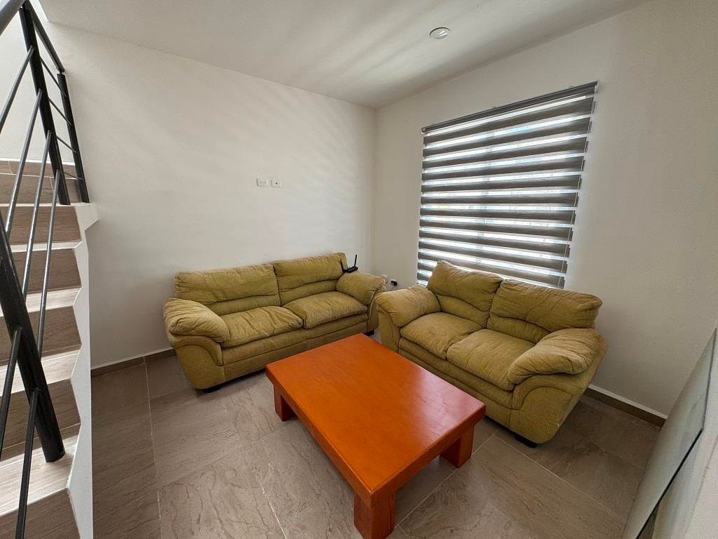 CASA EN RENTA EN ABADA RESIDENCIAL