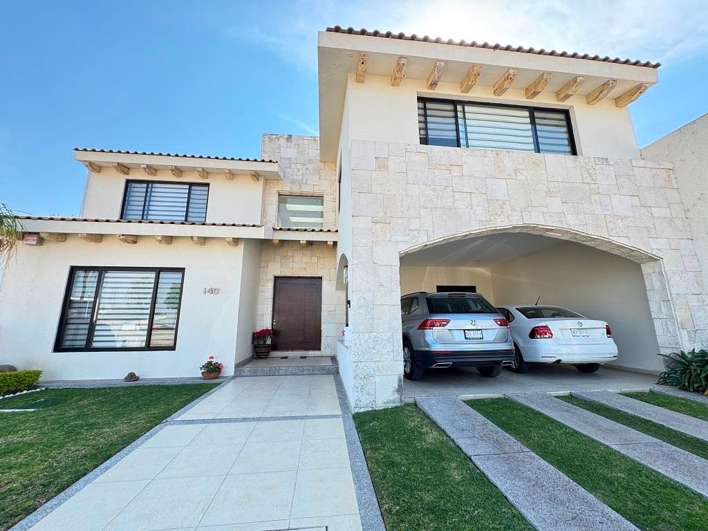 CASA EN VENTA CLUB DE GOLF SUR