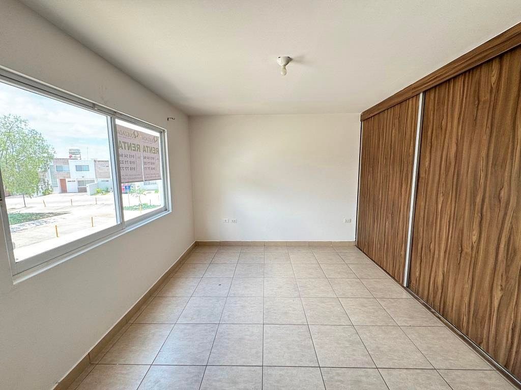 Casa al sur de la ciudad, dentro de coto Rancho Santa Monica