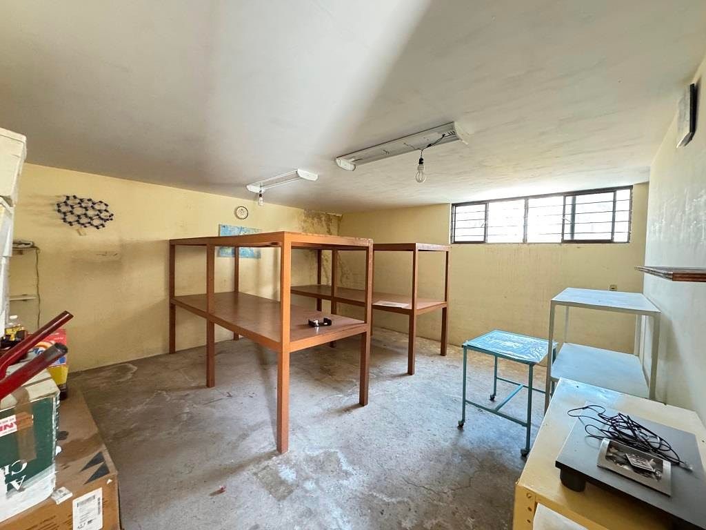 FINCA PAR AOFICINAS O ALMACEN EN VENTA FRACC. VALLE DE LAS TROJES