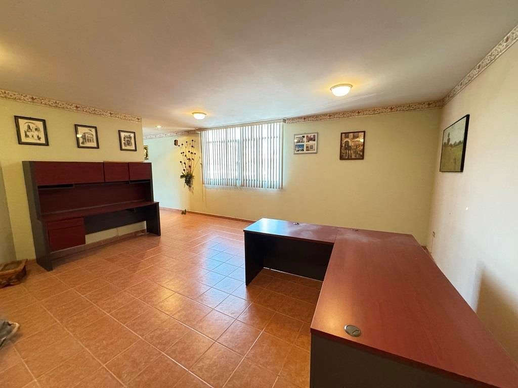 FINCA PAR AOFICINAS O ALMACEN EN VENTA FRACC. VALLE DE LAS TROJES