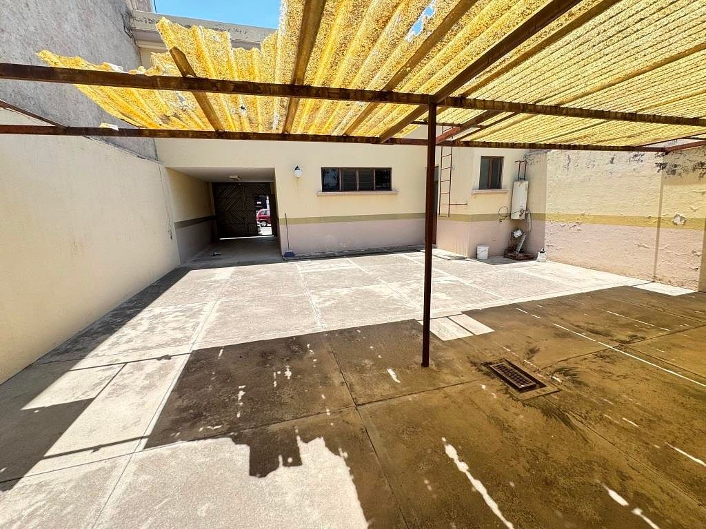 FINCA PAR AOFICINAS O ALMACEN EN VENTA FRACC. VALLE DE LAS TROJES