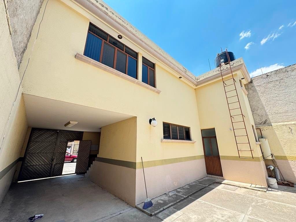 FINCA PAR AOFICINAS O ALMACEN EN VENTA FRACC. VALLE DE LAS TROJES
