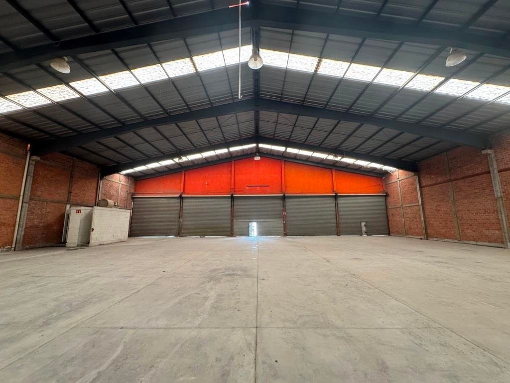 Nave Industrial y Comercial sobre Carretera 45 Norte 4,234 m²