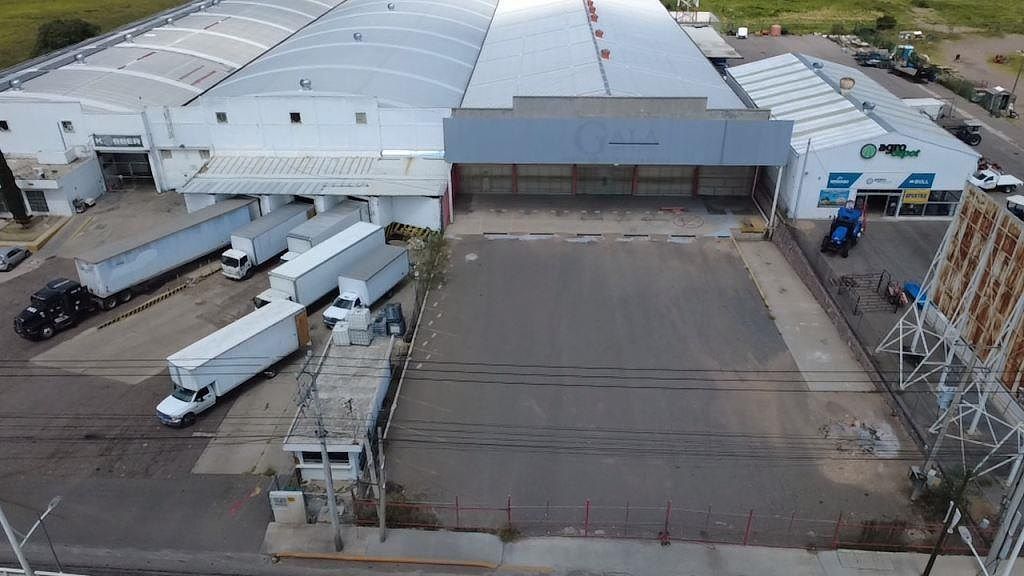 Nave Industrial y Comercial sobre Carretera 45 Norte 4,234 m²