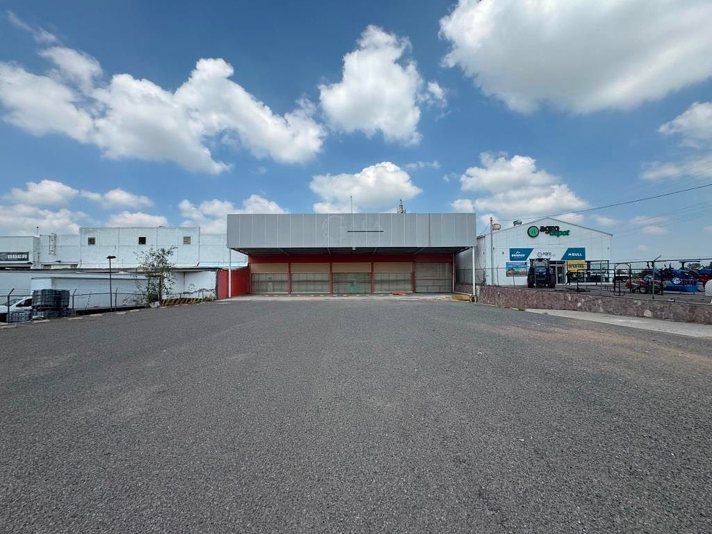 Nave Industrial y Comercial sobre Carretera 45 Norte 4,234 m²