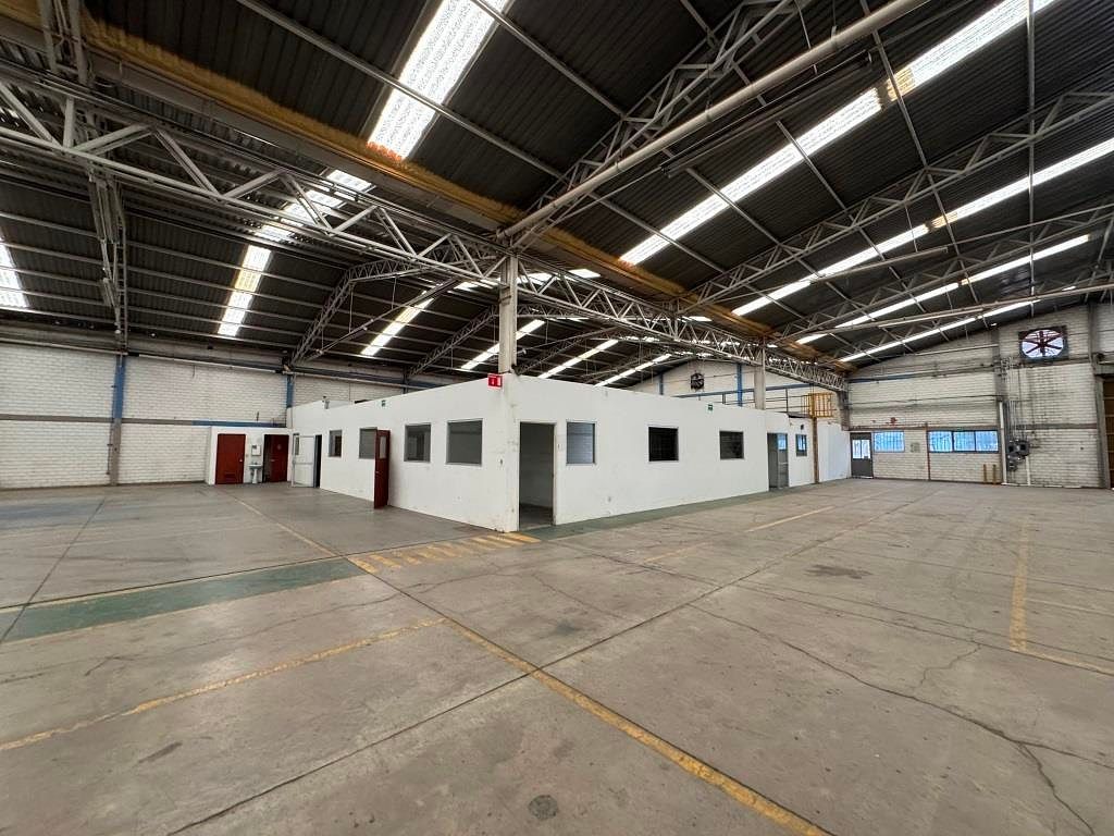 Nave industrial 2500m2 en renta Ciudad Industrial Sur