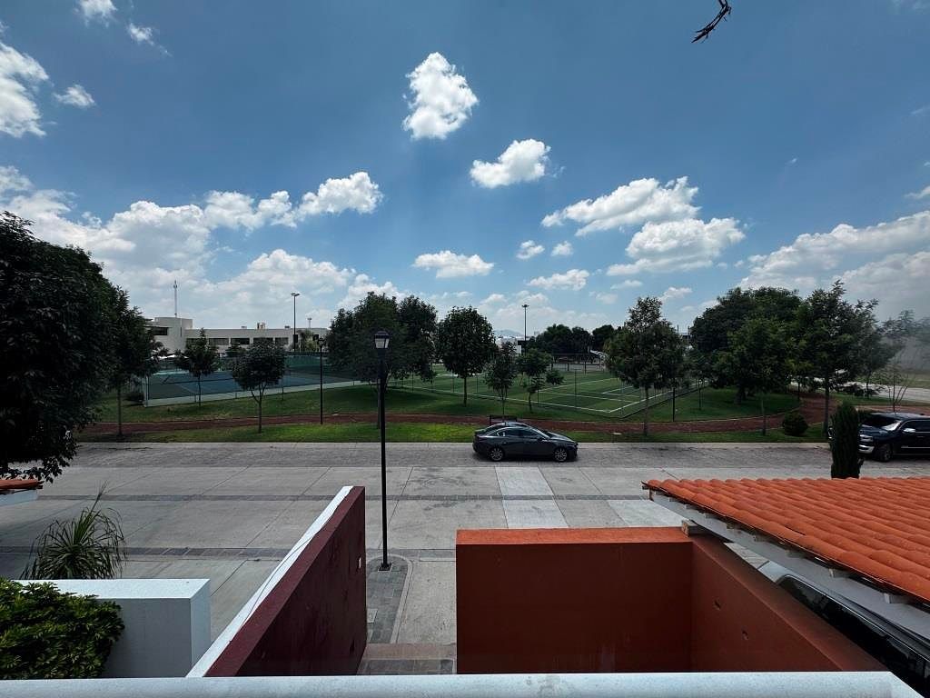 Casa en renta en Aguascalientes con alberca, Fracc Viña Antigua