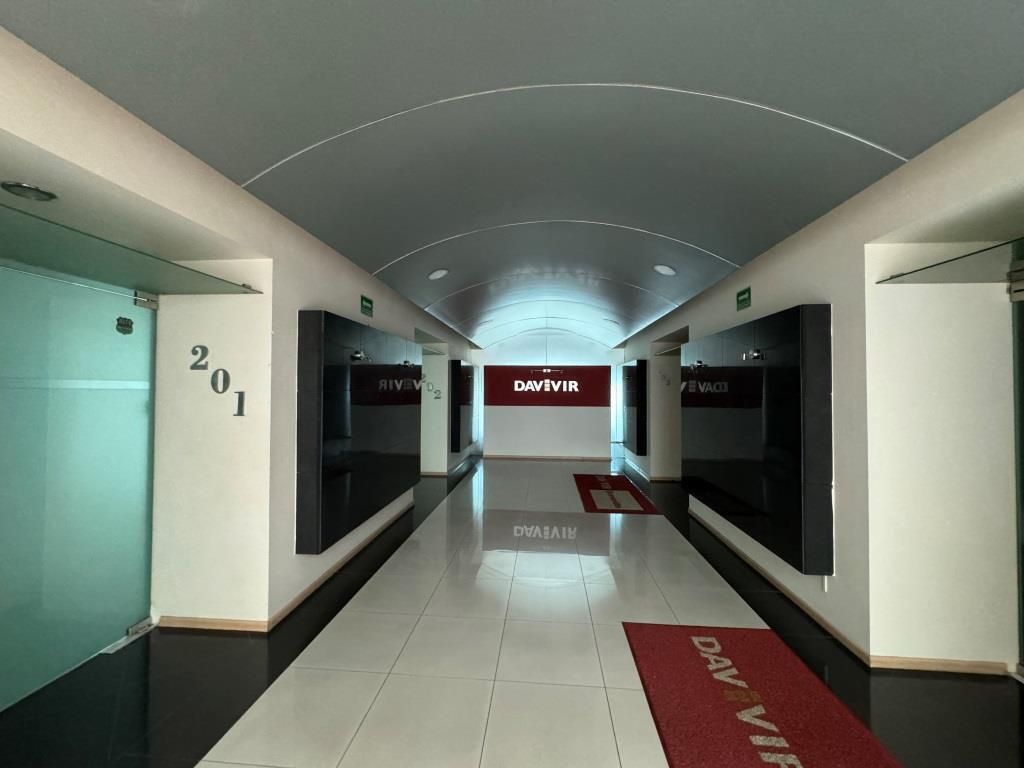 LOCAL Y OFICINAS COMERCIALES EN RENTA