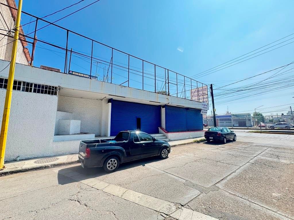 Local comercial en renta Av. Aguascalientes (Segundo anillo poniente)