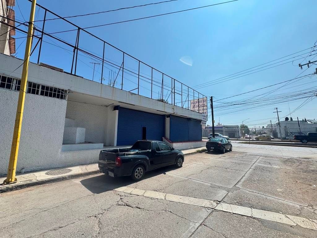 Local comercial en renta Av. Aguascalientes (Segundo anillo poniente)