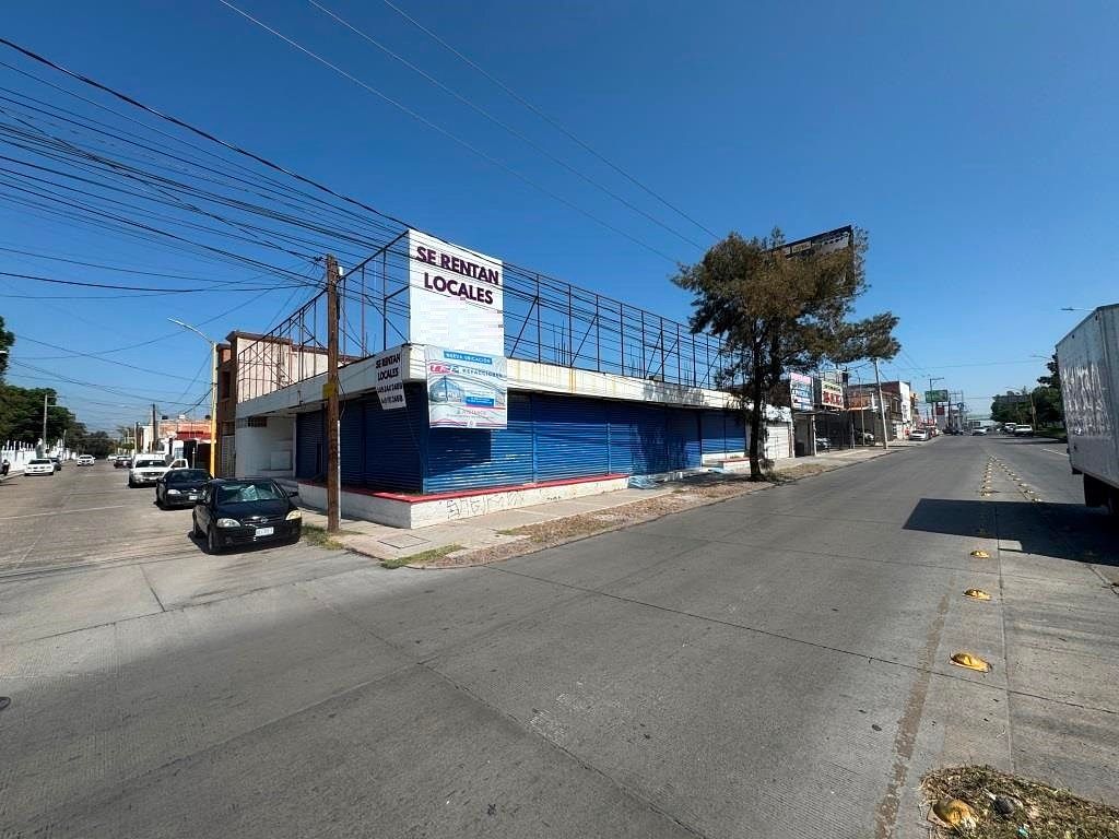 Local comercial en renta Av. Aguascalientes (Segundo anillo poniente)
