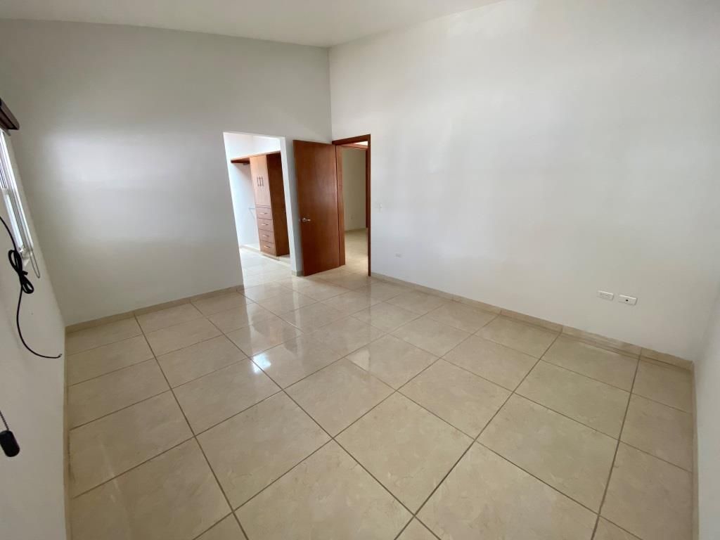 CASA EN RENTA DE I PLANTA RESIDENCIAL LAS PLAZAS