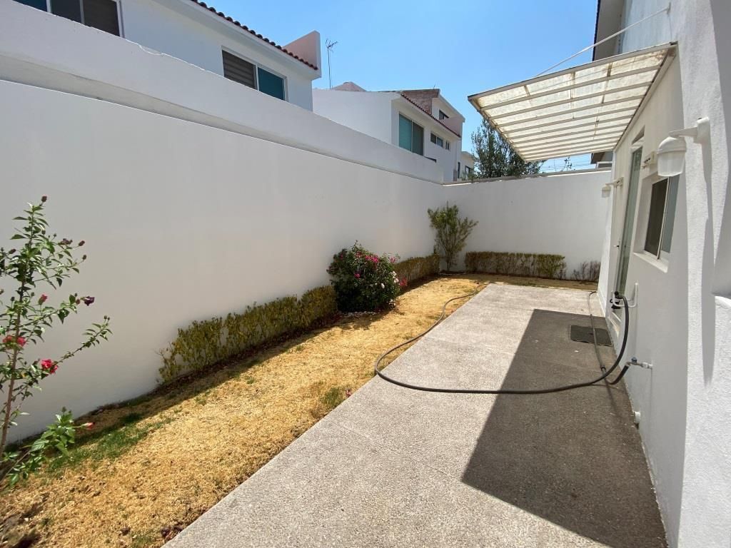 CASA EN RENTA DE I PLANTA RESIDENCIAL LAS PLAZAS