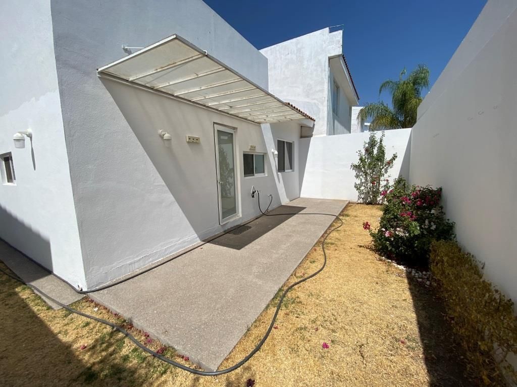 CASA EN RENTA DE I PLANTA RESIDENCIAL LAS PLAZAS