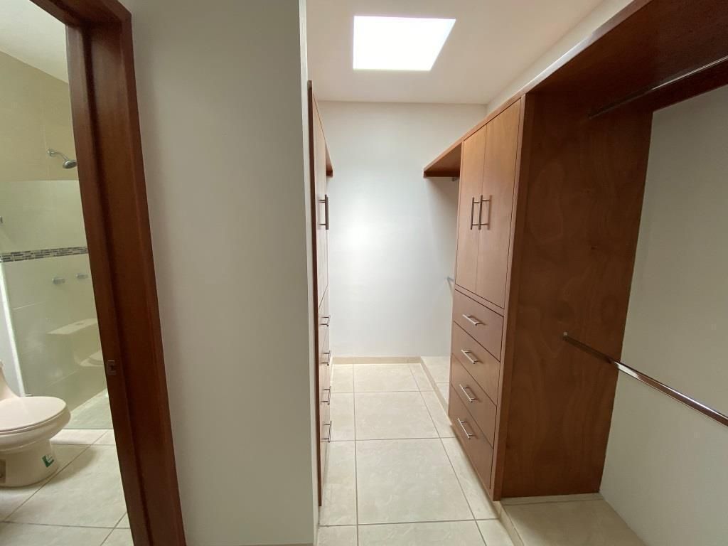 CASA EN RENTA DE I PLANTA RESIDENCIAL LAS PLAZAS