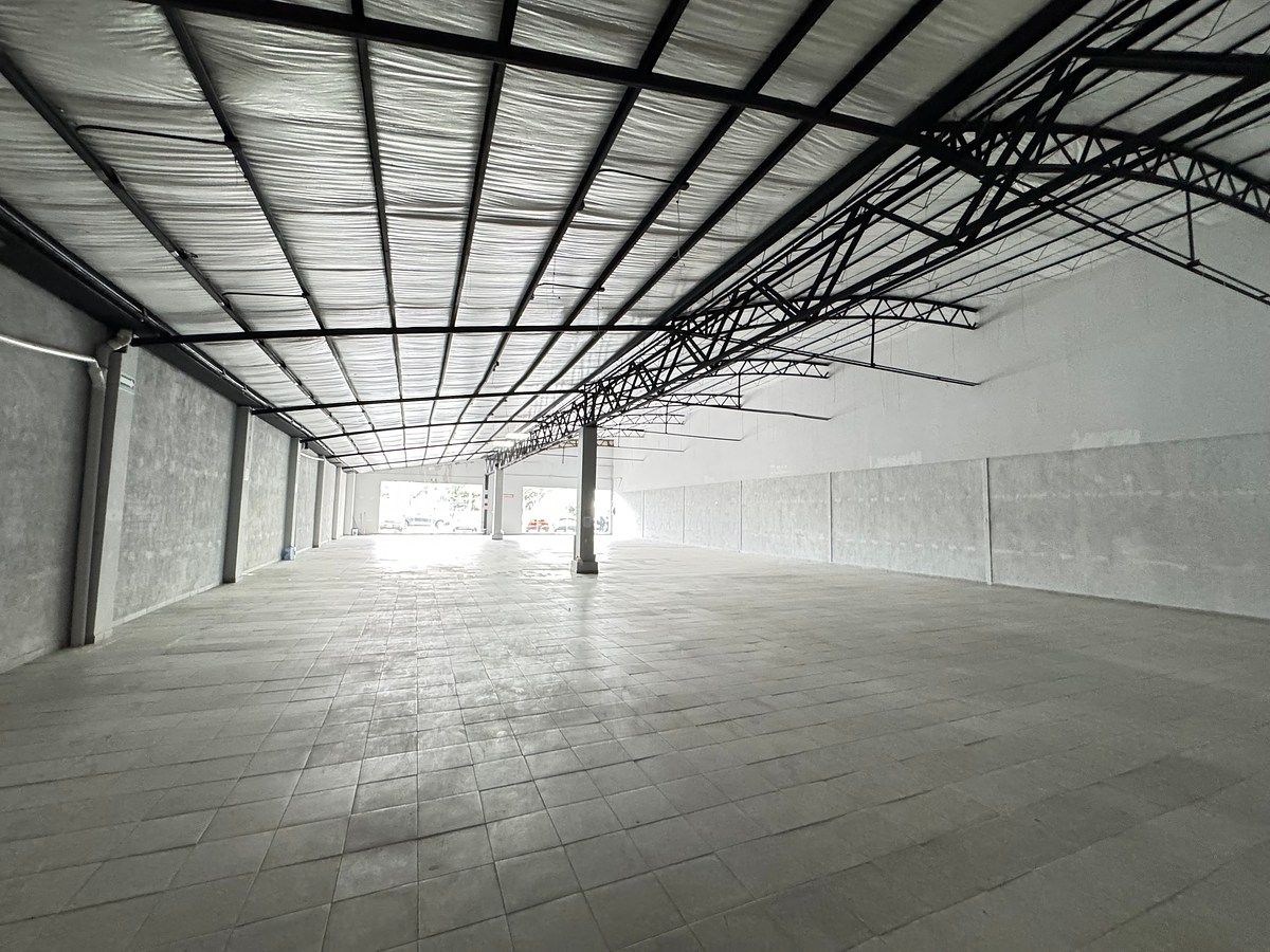 Local comercial sobre Av Heroe de Nacozari, en Aguascalientes