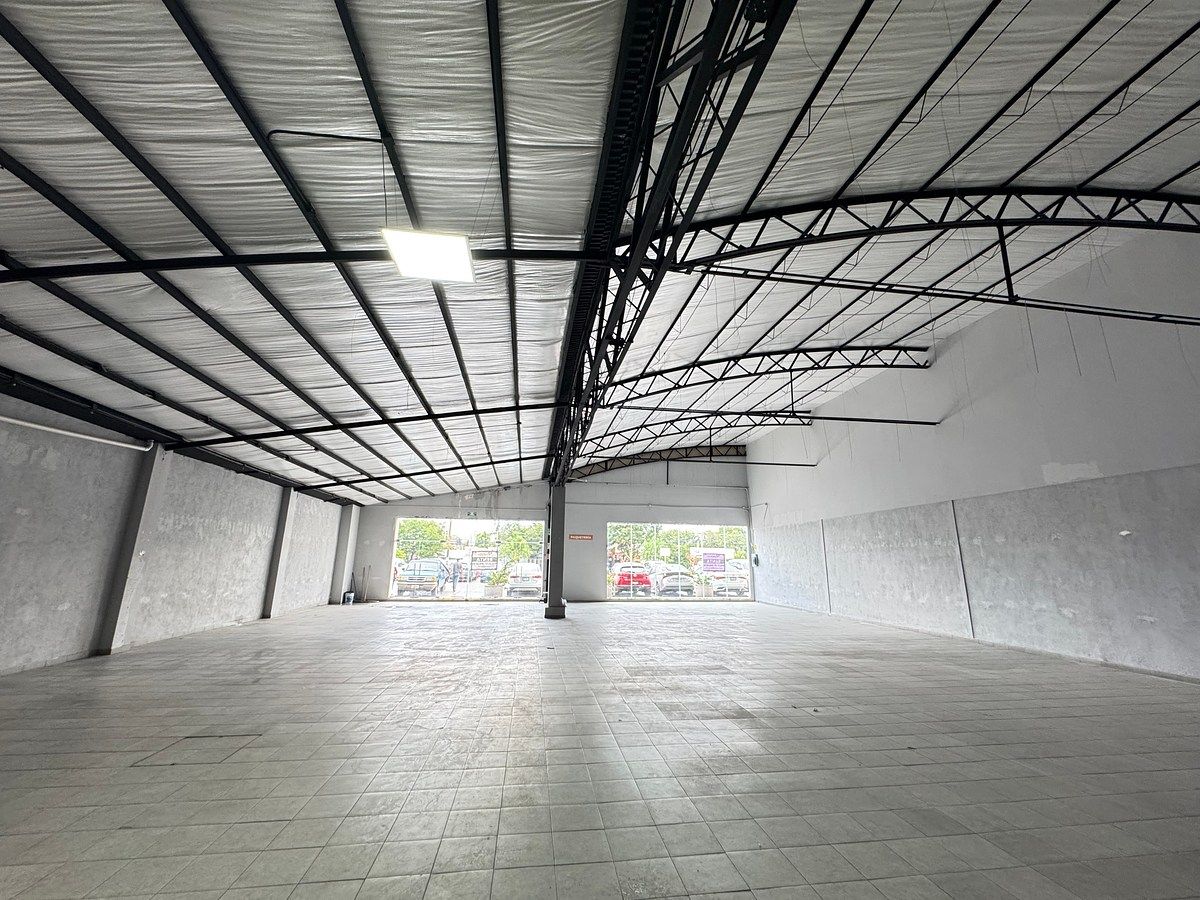 Local comercial sobre Av Heroe de Nacozari, en Aguascalientes