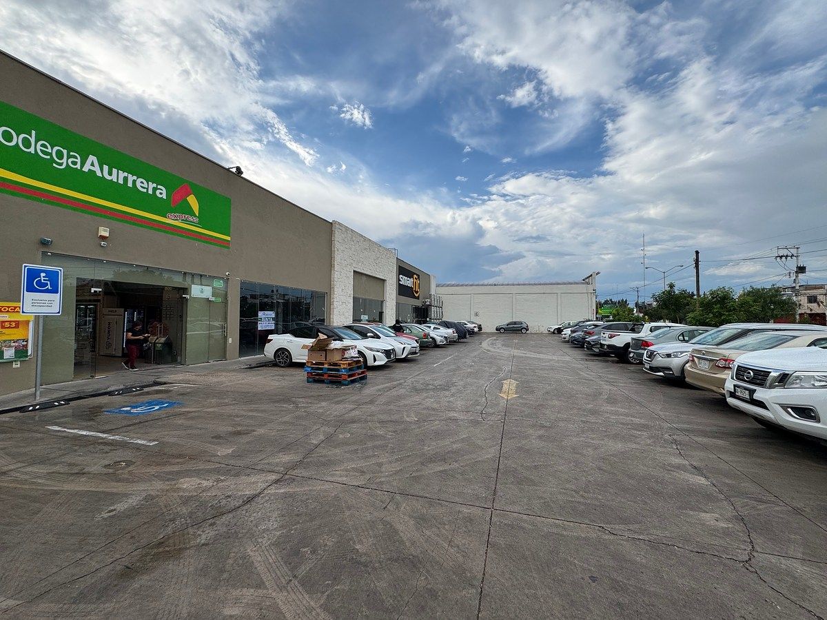 Local comercial sobre Av Heroe de Nacozari, en Aguascalientes