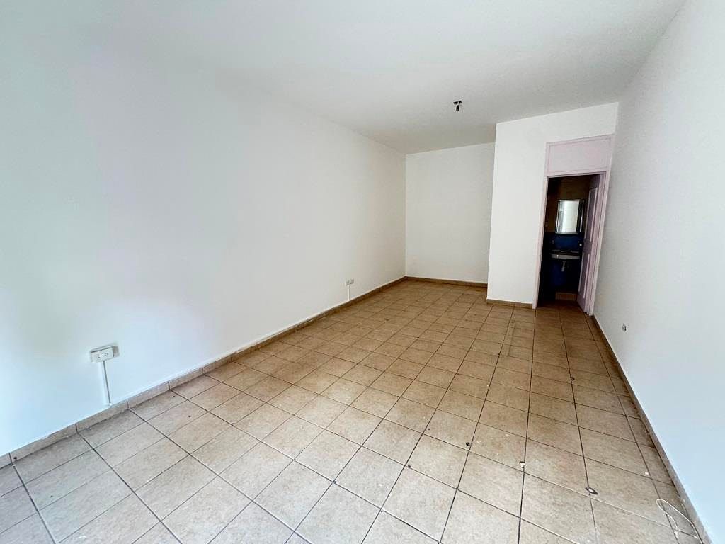 Local comercial en renta Fracc Los Bosques 30m2