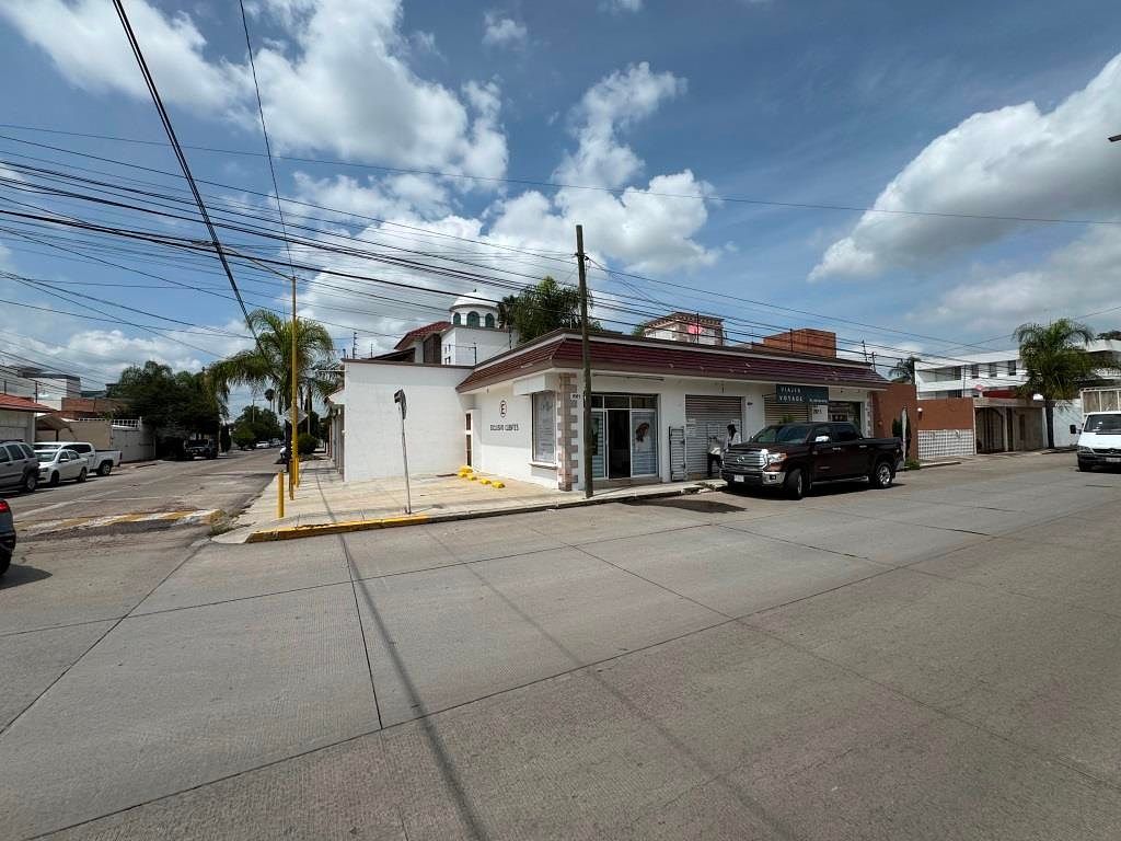 Local comercial en renta Fracc Los Bosques 30m2