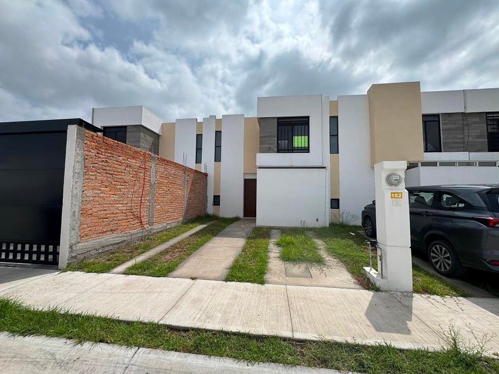 Casa en renta La Cartuja, zona Norte Aguascalientes