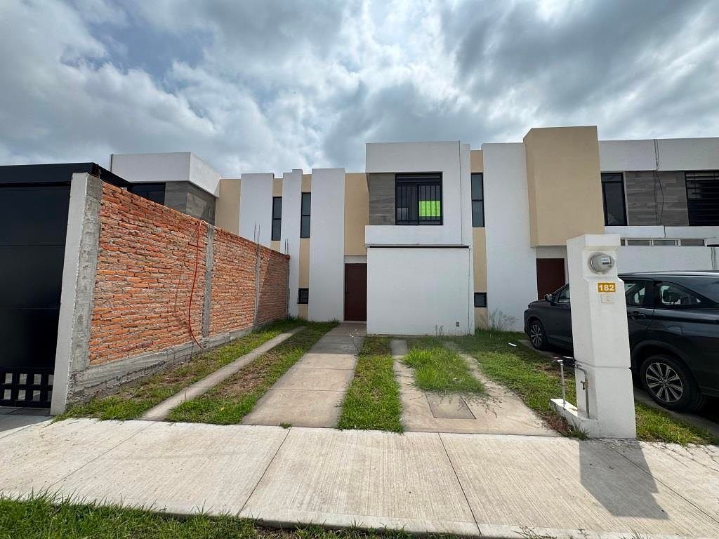 Casa en renta La Cartuja, zona Norte Aguascalientes
