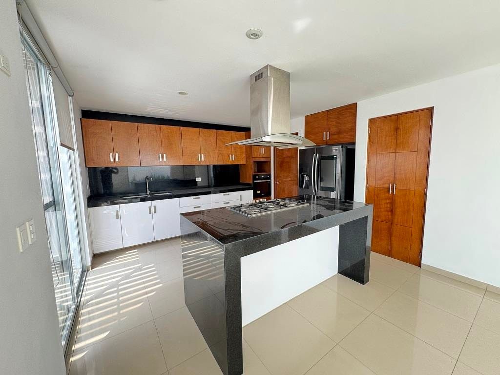 Casa en renta en la zona norte de Aguascalientes, 4 recamaras, Priv Alamo