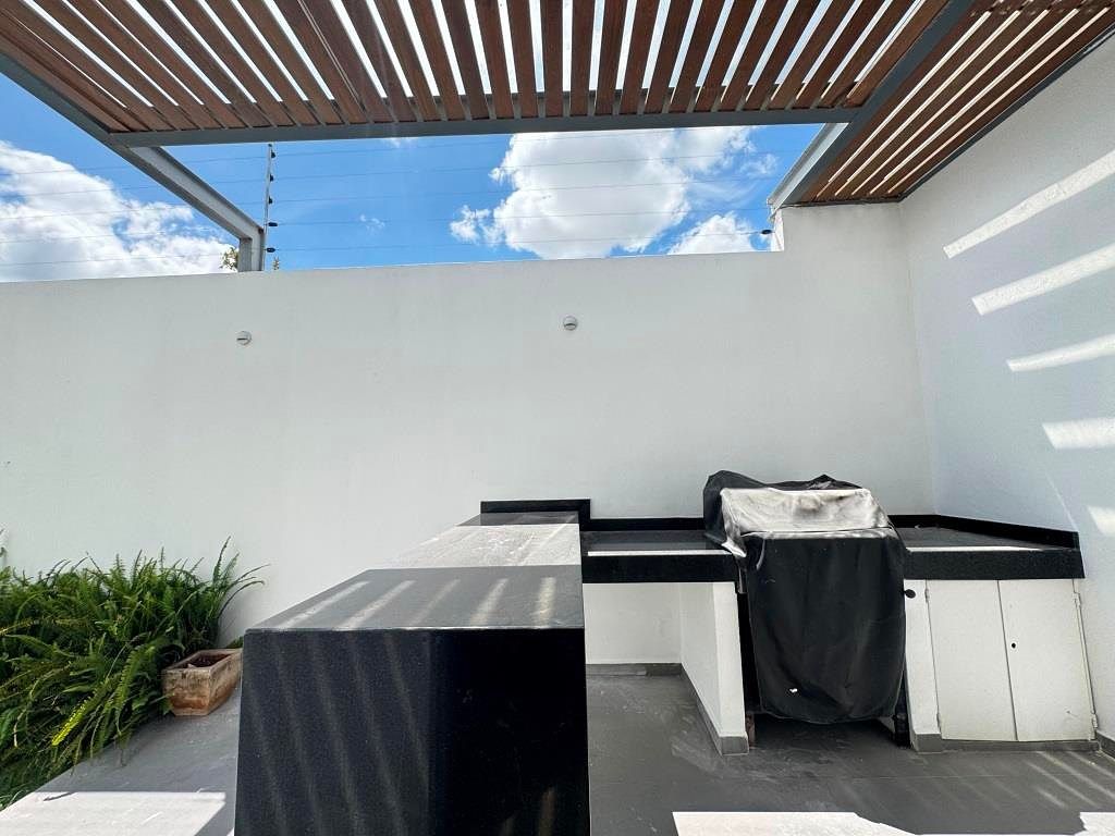 Casa en renta en la zona norte de Aguascalientes, 4 recamaras, Priv Alamo