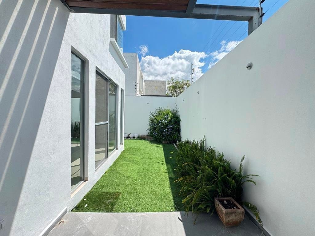 Casa en renta en la zona norte de Aguascalientes, 4 recamaras, Priv Alamo
