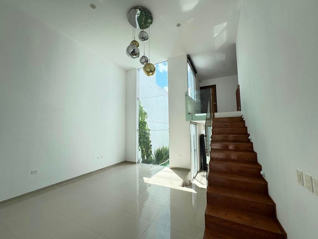 Casa en renta en la zona norte de Aguascalientes, 4 recamaras, Priv Alamo