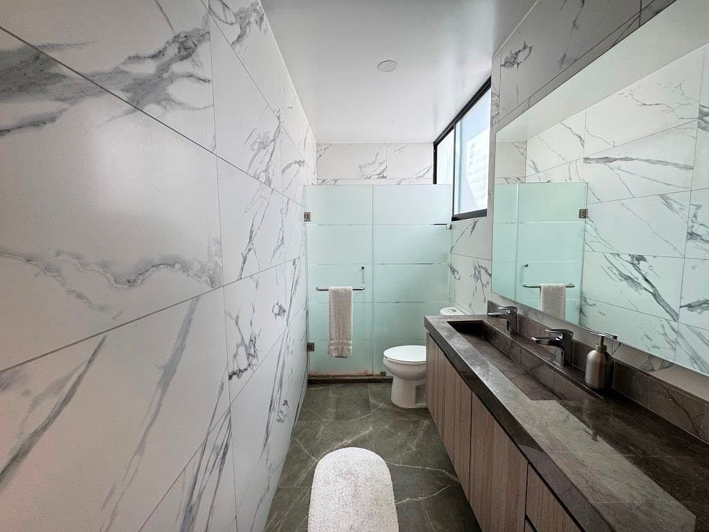 Casa en venta en Punta del Cielo Aguascalientes, en esquina