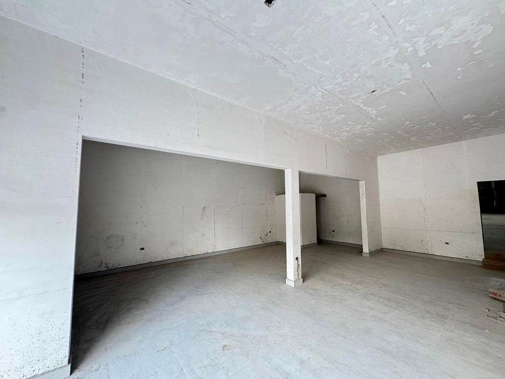 Local o bodega comercial sobre Garza Sada 132m2 Aguascalientes