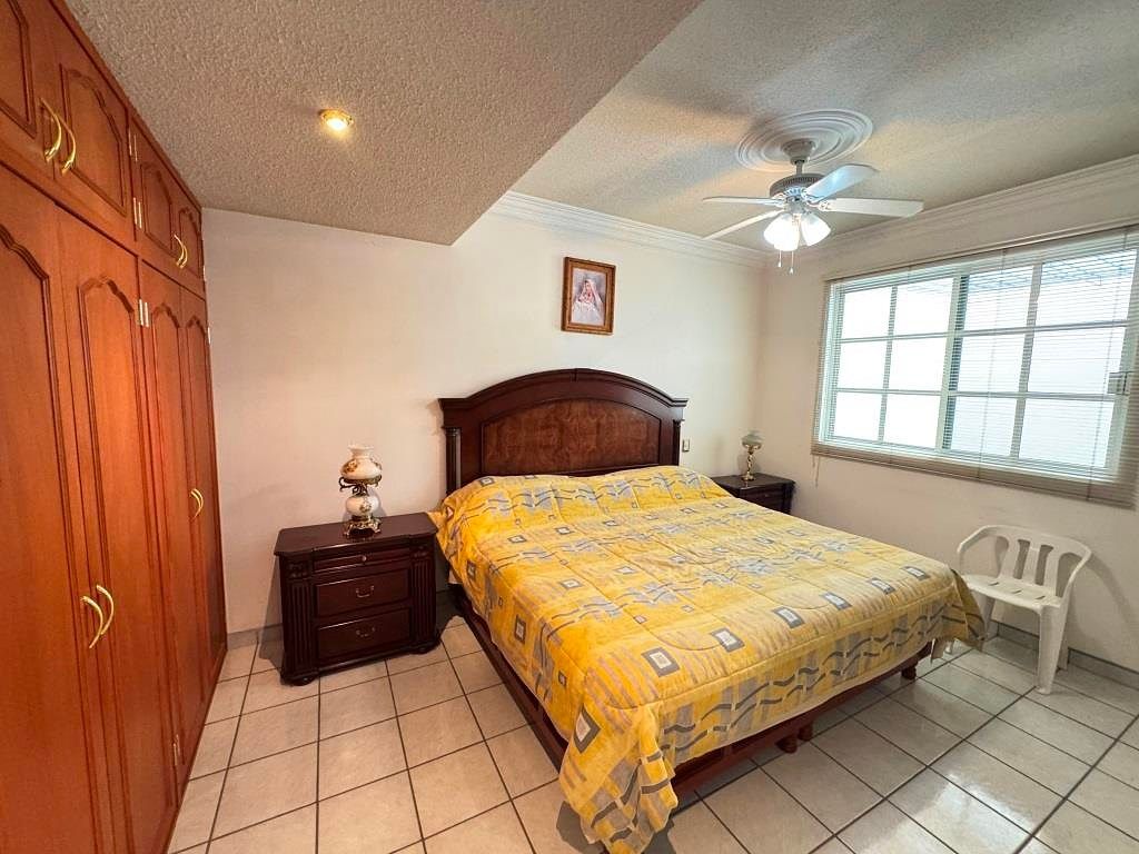 Casa en venta , Fracc Heroes frente a estadio Romo Chavez