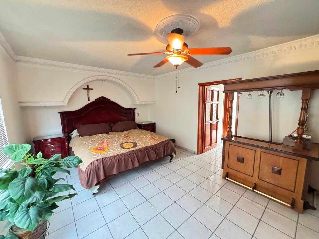 Casa en venta , Fracc Heroes frente a estadio Romo Chavez