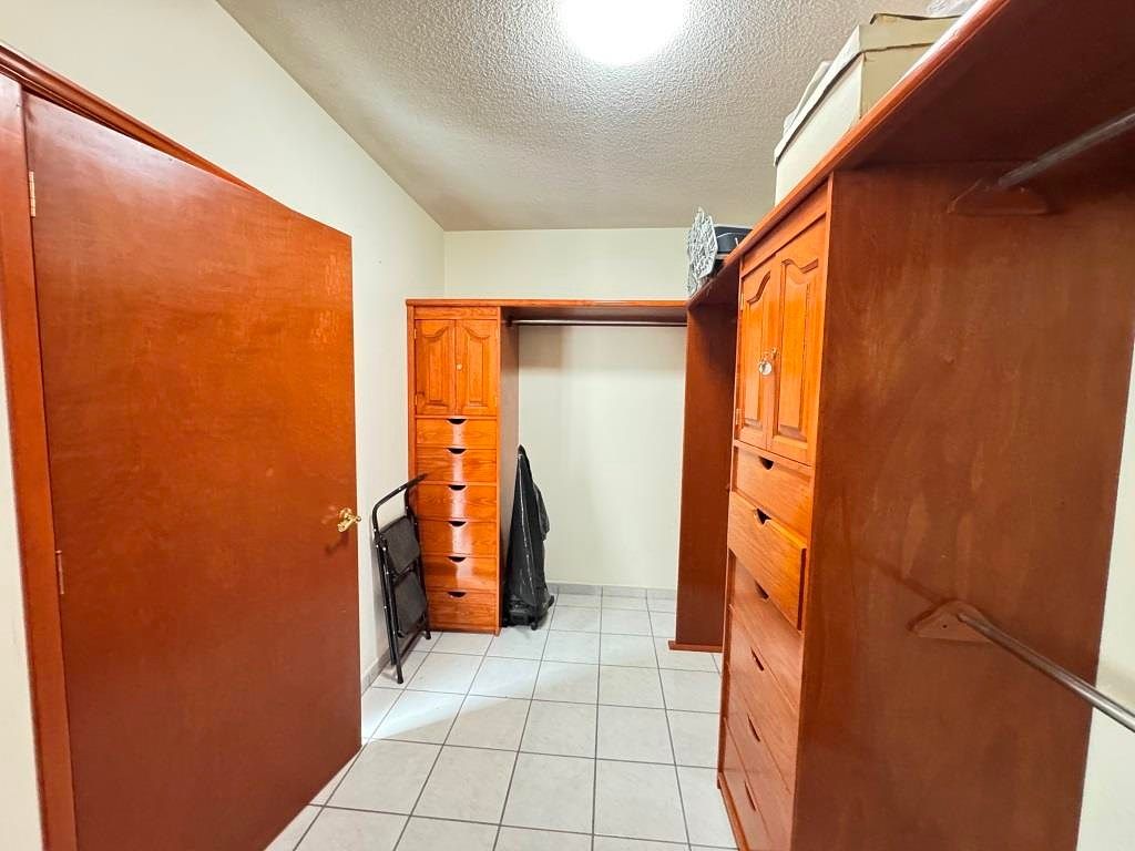 Casa en venta , Fracc Heroes frente a estadio Romo Chavez